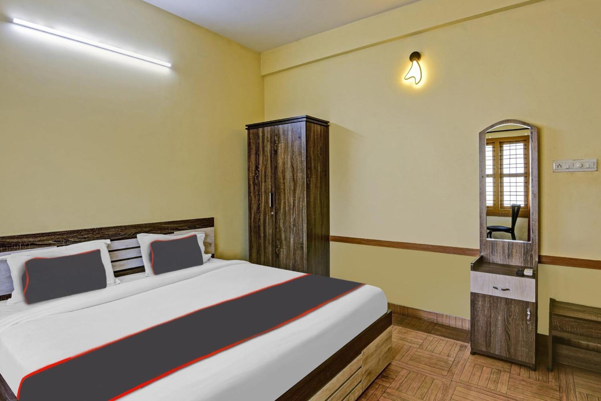 Collection O Express Suites Kakkayam Exterior foto